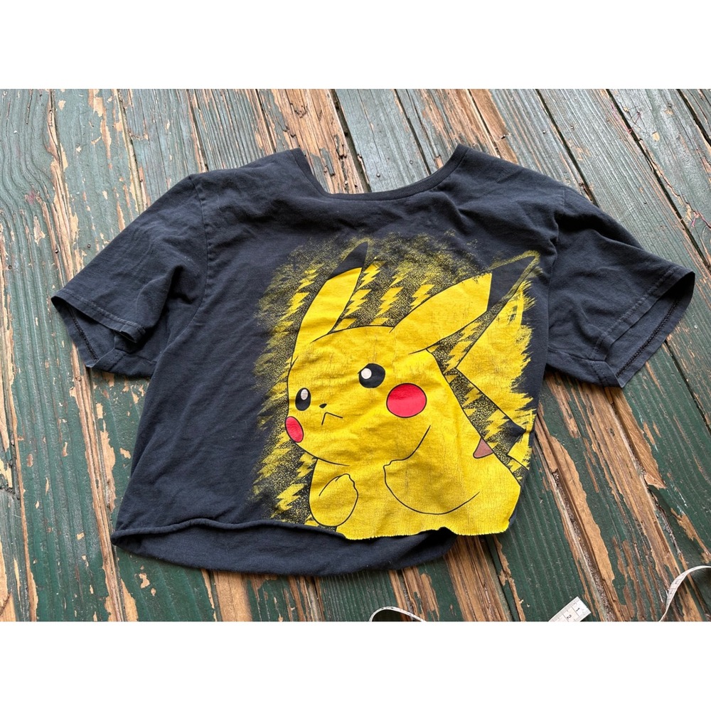 Pokemon Pikachu Graphic Crop Top T-Shirt Black Raw Hem Short Sleeve A3749